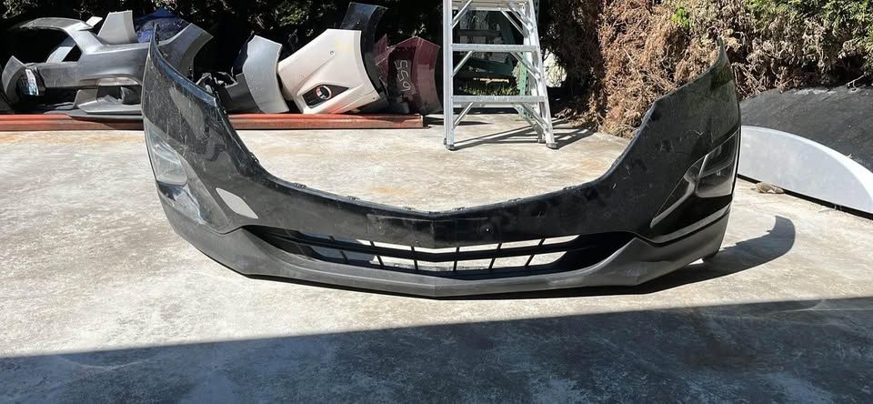 USED REF#B915 2018 - 2021 CHEVY EQUINOX FRONT BUMPER ASSEMBLY