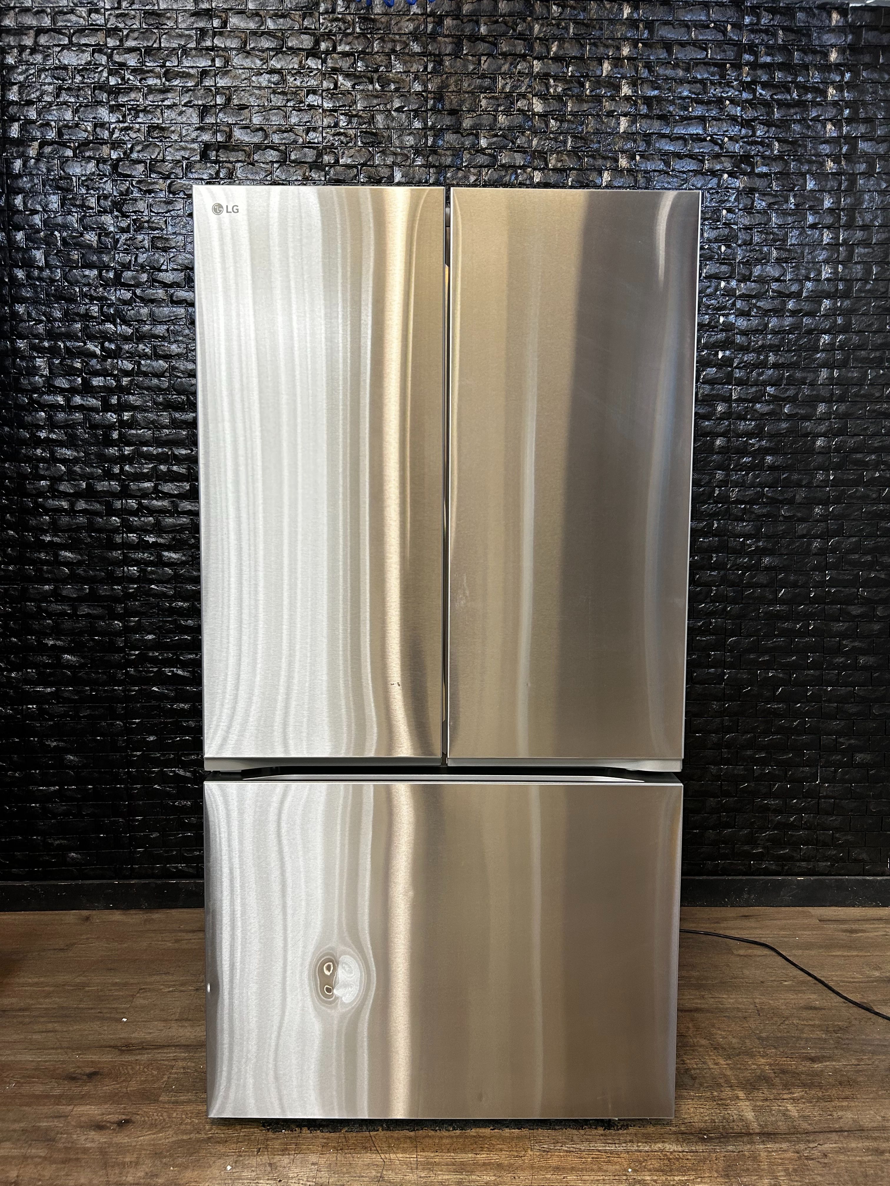 LG REFRIGERATOR w/WARRANTY! R2561A