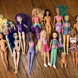 Mixed Lot Of 15 Barbie Dolls 