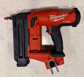 Shop Milwaukee M18 FUEL 18-Volt Lithium-Ion Brushless Cordless Gen II 18-Gauge Brad Nailer (Tool-Only