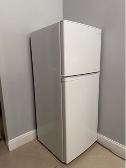 Insignia Refrigerator - moving sale !