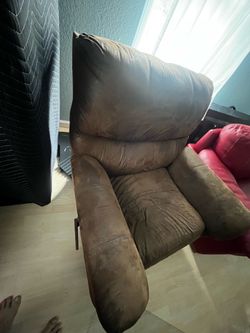x 2 brown lazy boy recliners