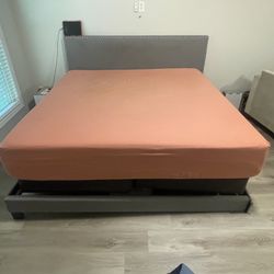 King Bed Mattress And Box spring - QUICK SELL! 
