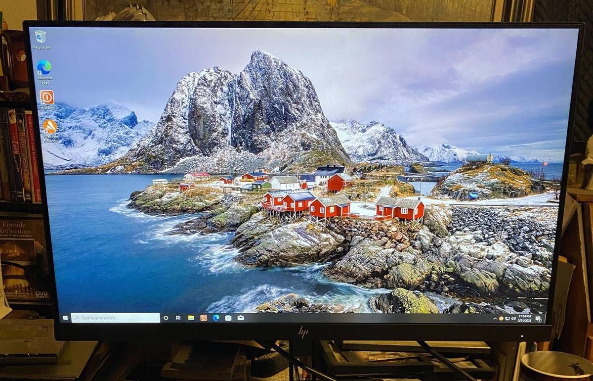 HP Z23n G2 ips HD Computer Monitor w/stand (tilt and rotate)