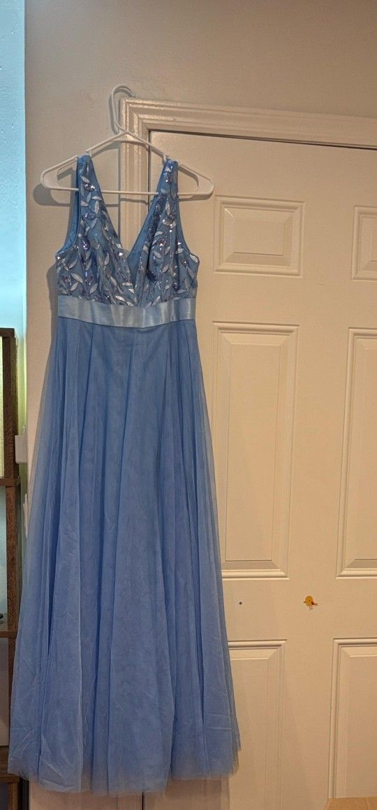 Elegant Blue Dress With Sequim Leaf Design
