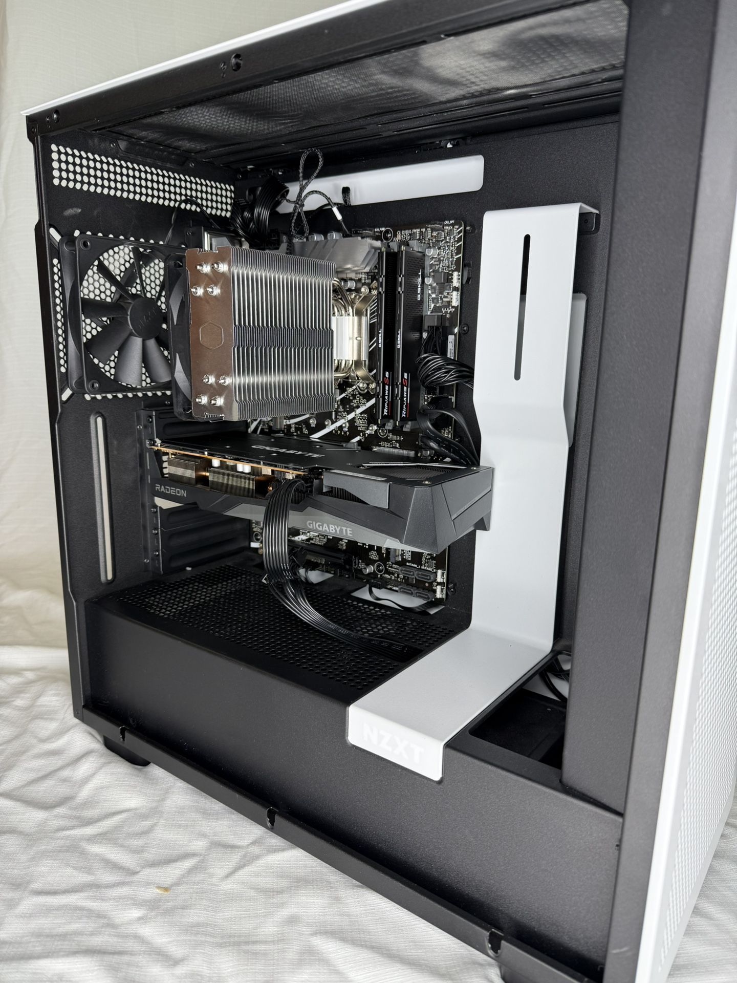 High Performance Custom Gaming Pc - Intel I9-12900k, RX 7600, 32gb DDR5, 1TB NVMe