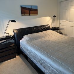 Giorgio Collection Italian Queen Platform Bed w/Floating Nightstands,