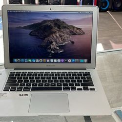 MacBook Air 2015 13-inch, Intel Core i5, 4GB Ram, 121GB GB SSD, Comes With Charger