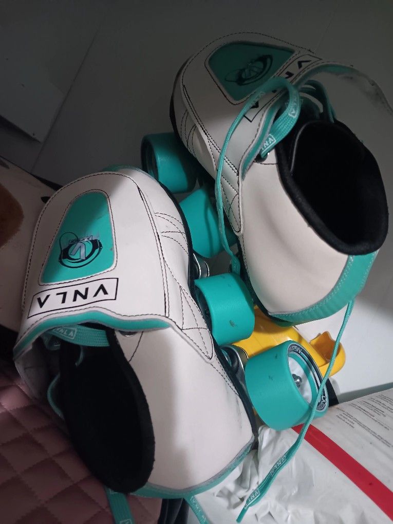 skates size 8 adults or youth