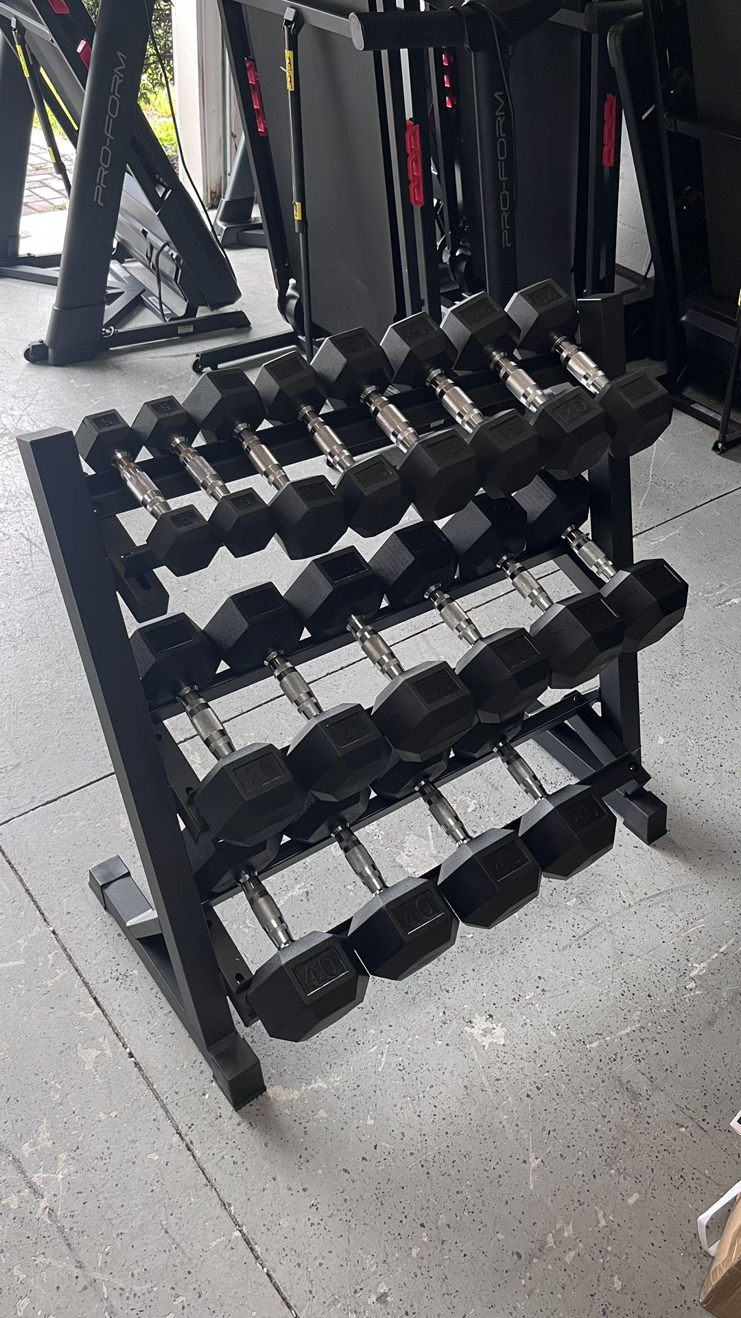 Dumbells Set 450 Lbs + Rack ALL BRAND NEW IN BOX Dumbells (2 Each 5/10/15/20/25/30/35/40/45)+ Rack