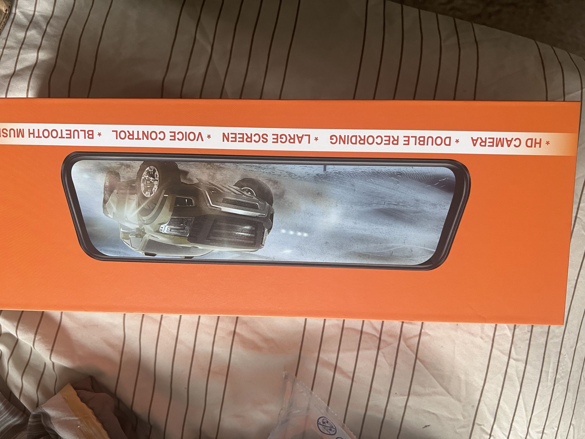 rear mirror dash cam w bck up camera read description.
