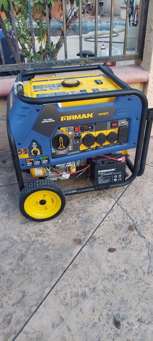 Firman 9400W Tri Fuel Generator (23 hours) $700