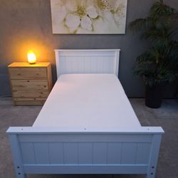 White twin bed in good condition, 