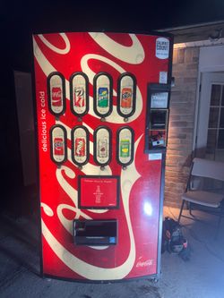 Coke Vending Machine (Excellent Conditions)