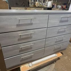 Dresser Whit 8 Drawers 