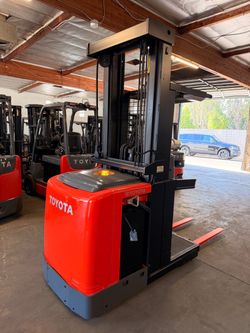 2019 Toyota Orderpicker Forklift 240" mast