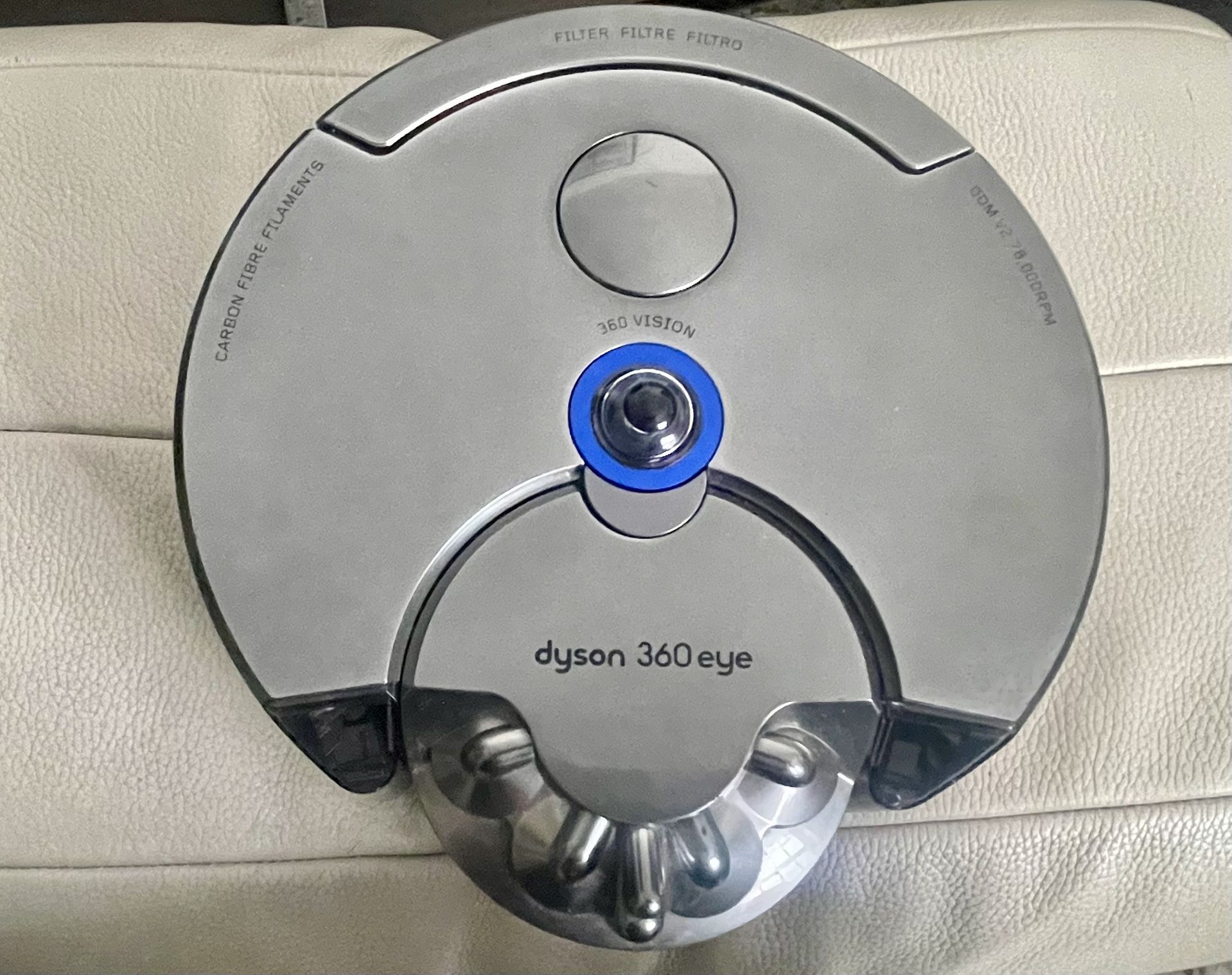 dyson 360 eye robot vacuum(IN PRISTINE Condition never Used! NEEDS TO BE CALIBRATED PROPERLY )