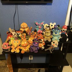 Lot Of Five Nights At Freddy’s Plushies