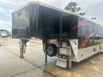 Toy Hauler Fifth Wheel Trailer