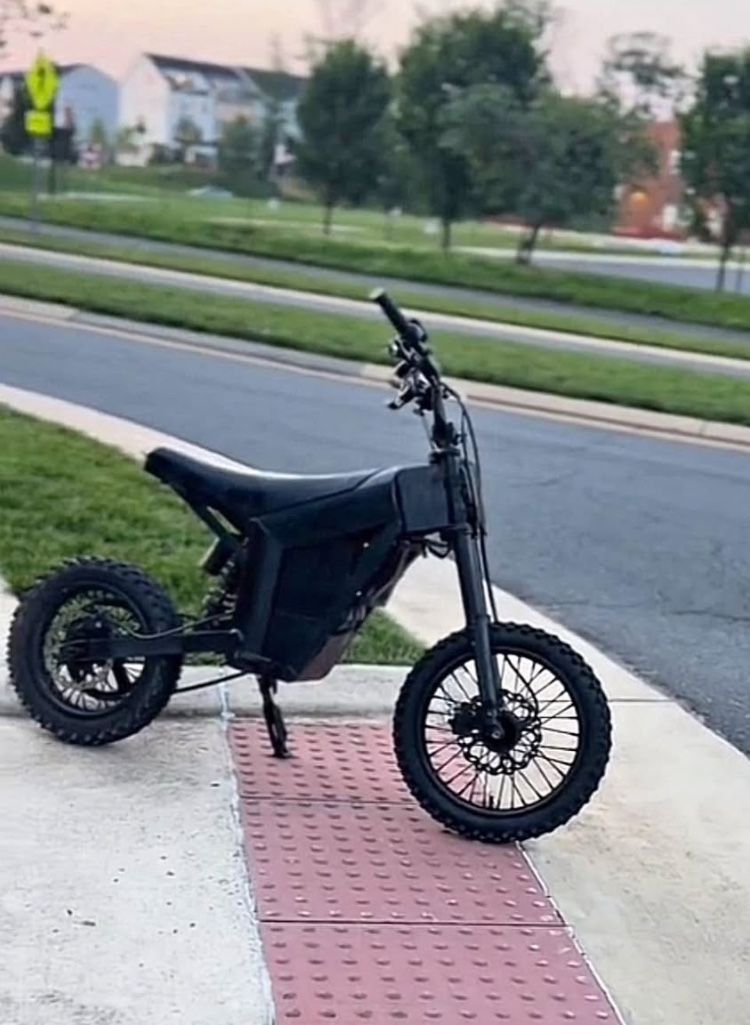 All Black Tuttio