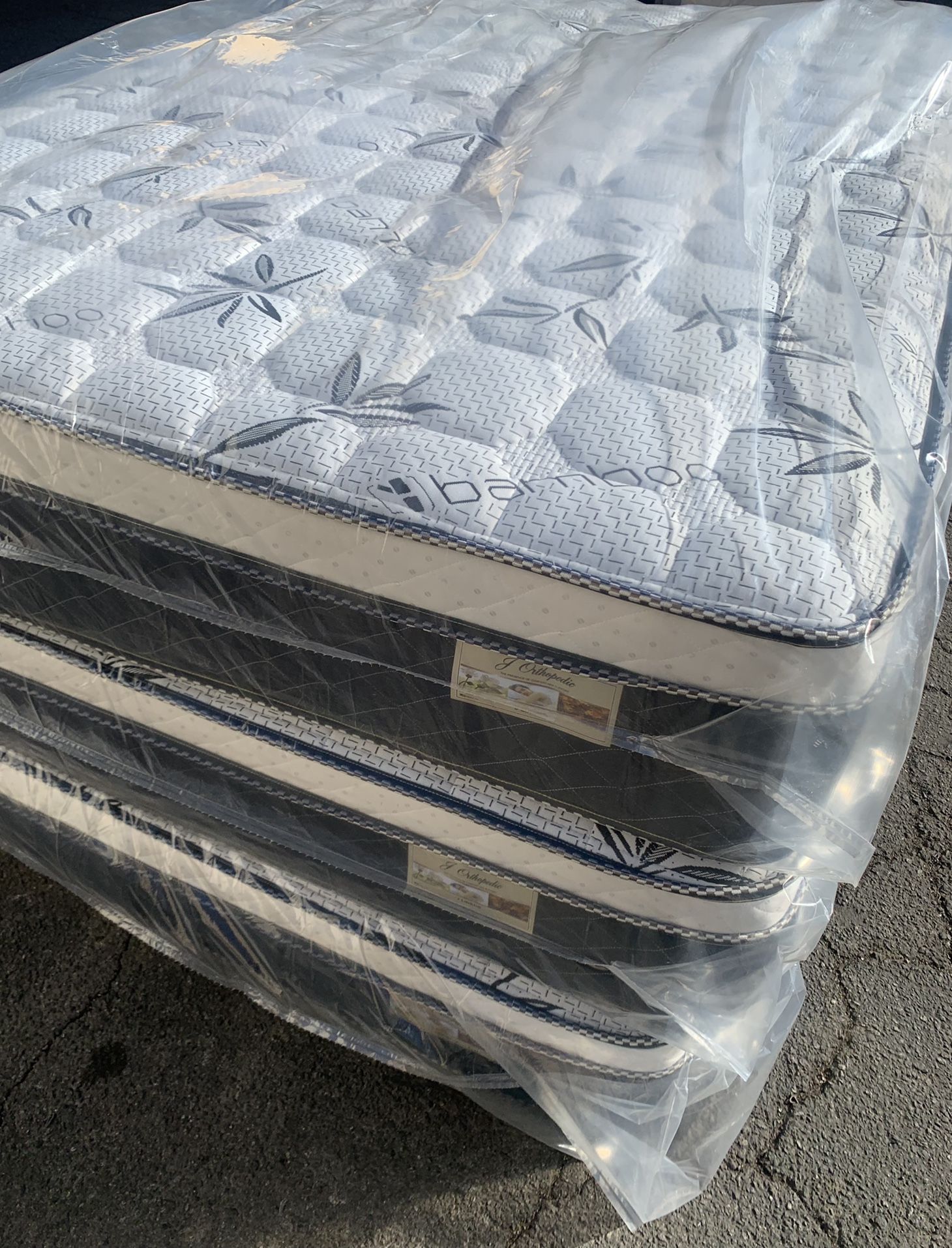 🔆🛏Mattress Pillow Top 💤🔅 ❇️Memory Foam ✳️All Sizes In Stock ✴️SAME DAY DELIVERY🚚 ✅Queen sizes $199 ✅Full sizes $180 ✅Twin sizes $120 ✅Cal king