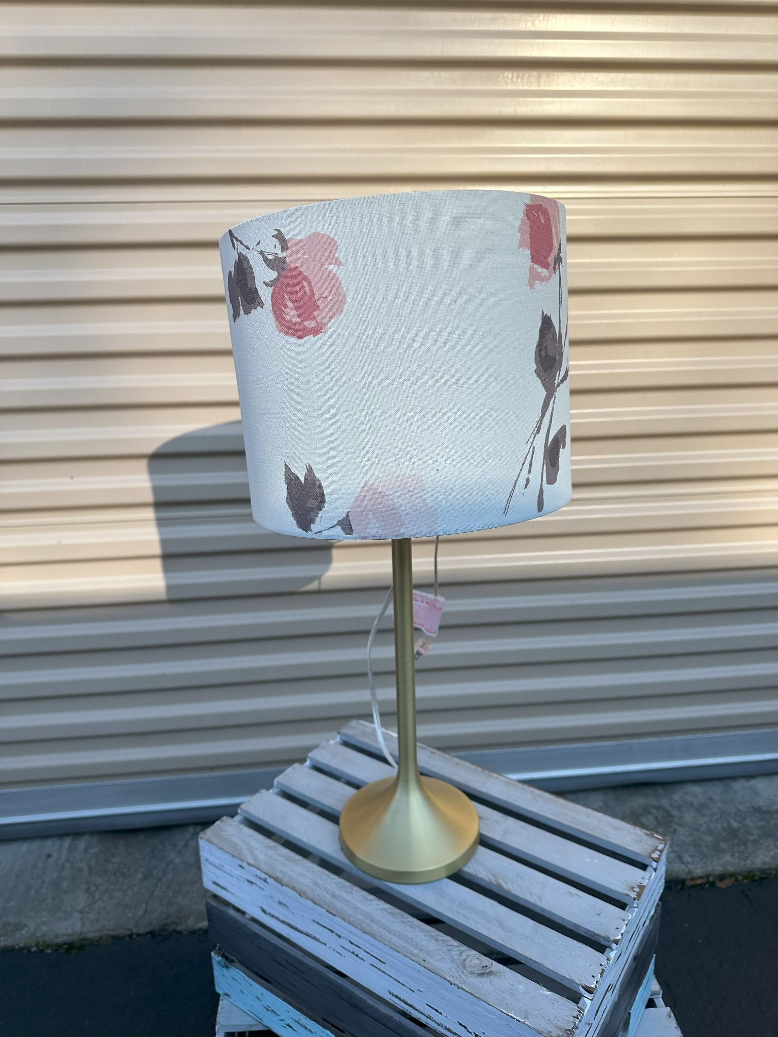Beautiful Pink Flowered Lamp