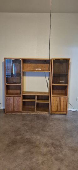 Oak Wood Entertainment Center Wall Unit ; Entertainment Center,$40.00
