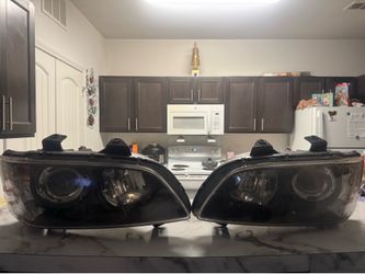 Pontiac G8 front headlight