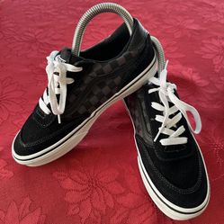 Vans Kids ( Unisex) Brooklyn Checkered Shoes Size 4