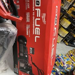 Milwaukee M18 FUEL Brushless Cordless 21 in. Walk Behind Dual Battery Self-Propelled Mower w/(2) 12.0Ah Battery and Rapid Charger