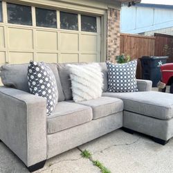 Sectional Couch 