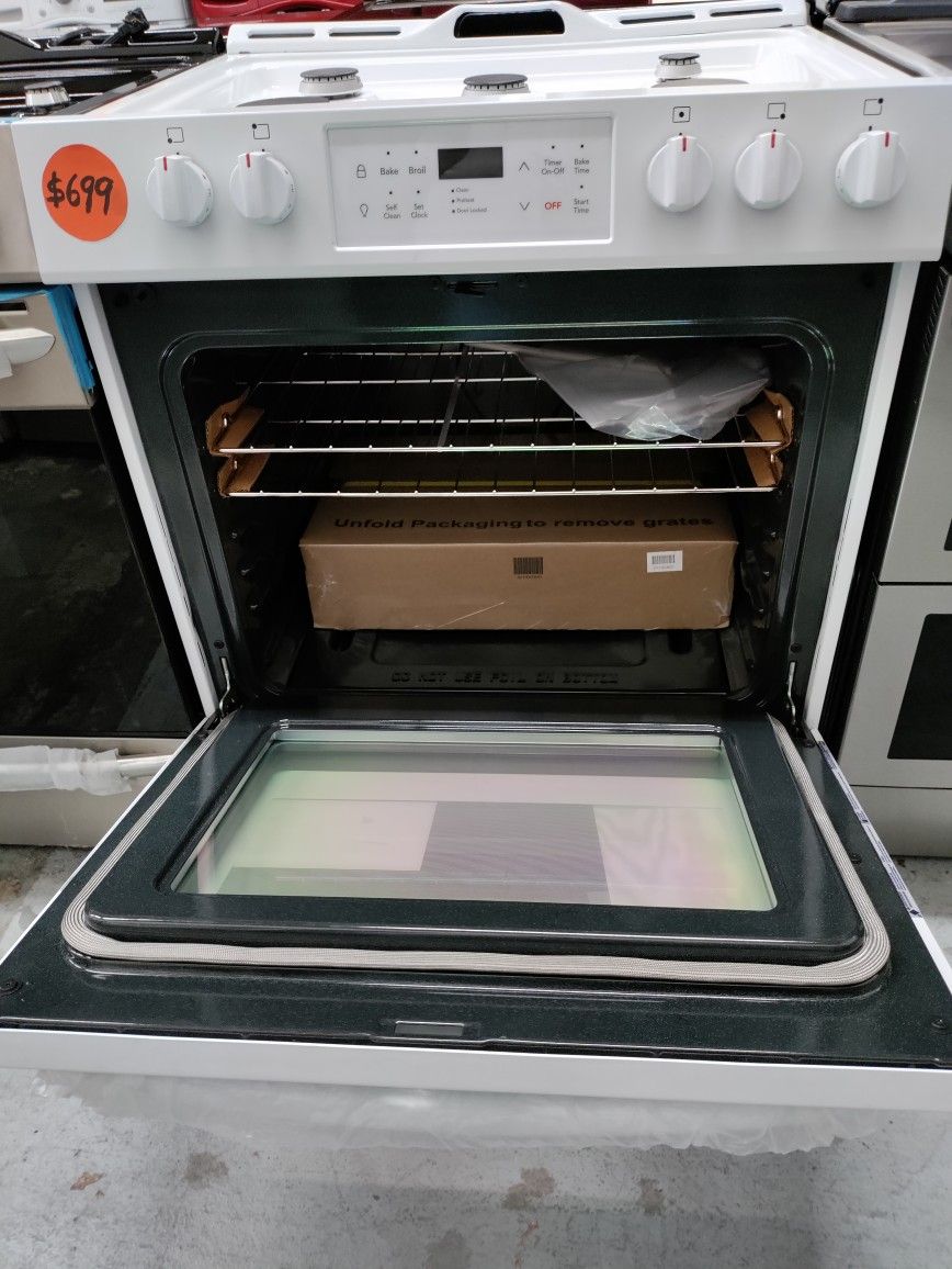 Frigidaire Slide In Gas Stove, New Scratch And Dent