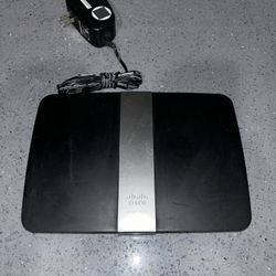 Cisco Linksys Ea4500 Dual Band WiFi  Router 