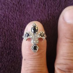 
Vintage 80'S Sterling Silver Black Sapphire & Seed Pearl Fleur De Lis Ring Size 5  
