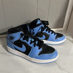 Mid AJ1 University Blue/Black