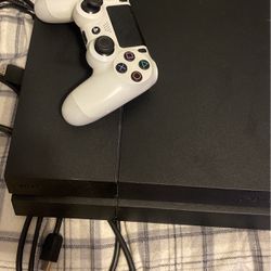 Ps4 (All Cords + Controller) good condition 