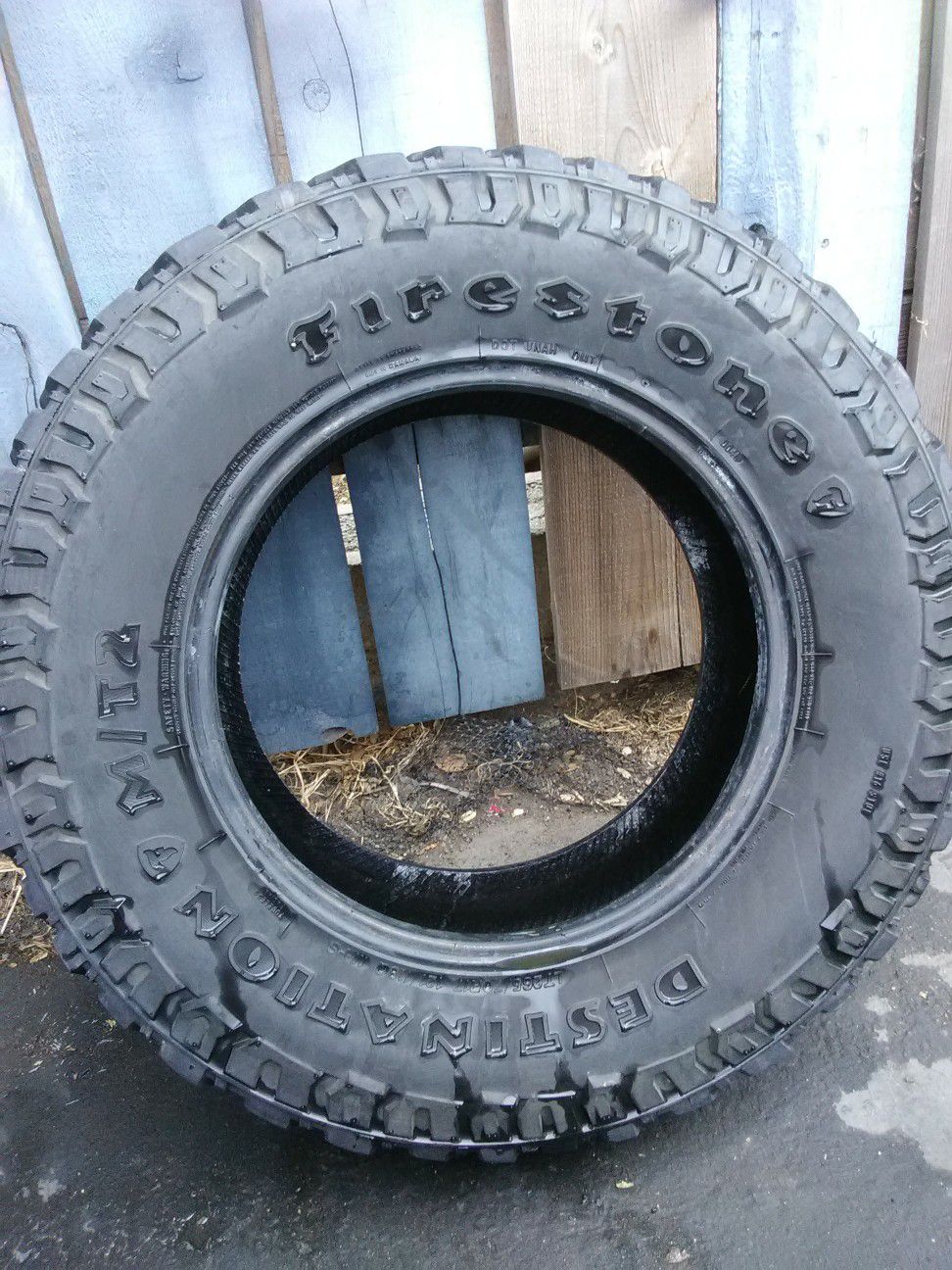 265 70 r17 ( 3 ) Firestone tires $150