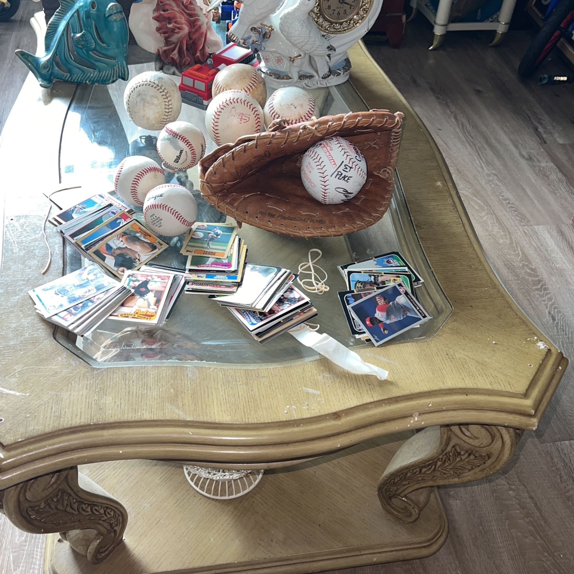 Todo En Deporte Pelotas Guantes. Postales.