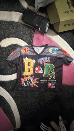 Mens size medium shirt 40$