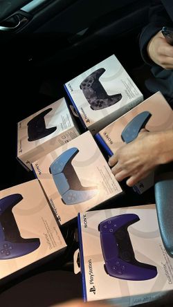 PS5 controllers