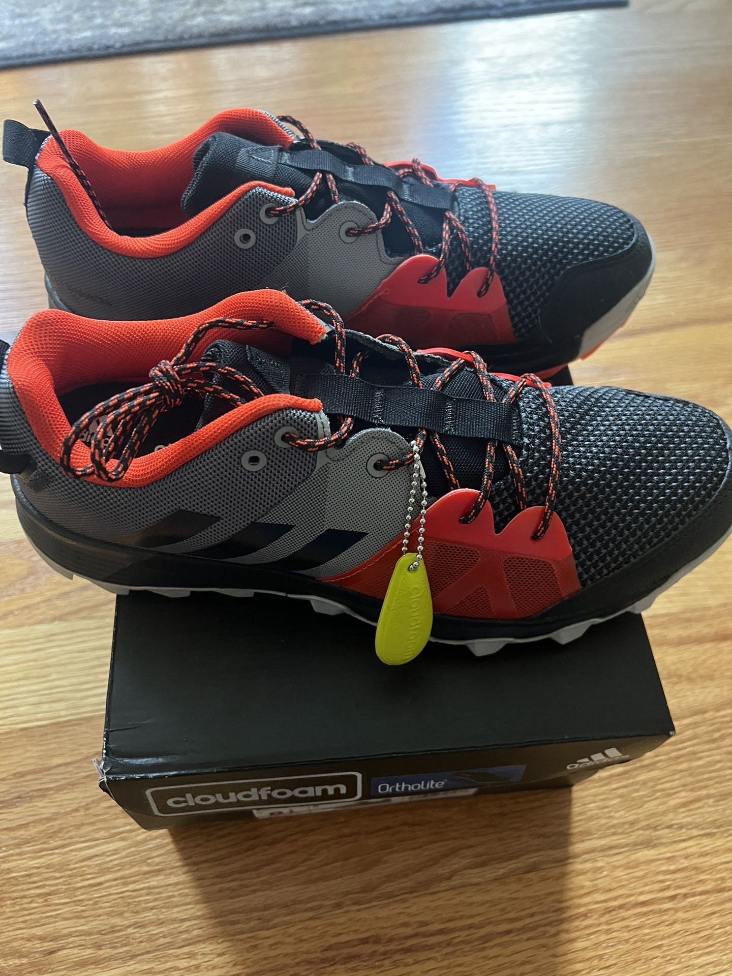 NEW Men Ortholitr Kanadia 8.1 TR Trail Hiking Casual Shoes Size 8.5 for Sale in Wolcott, - OfferUp