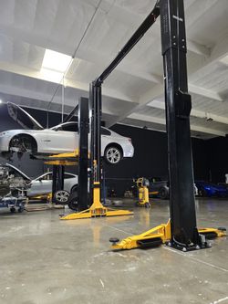 2 Post Car Lift ** New With Warranty **