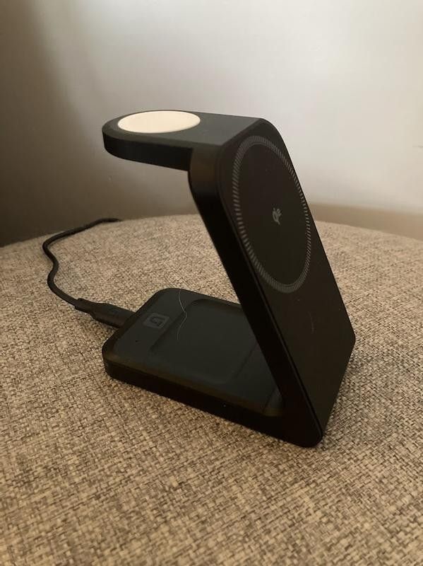 Utilitech Type C USB-A Wireless Charger 1-Port Smart Compatible