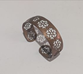 VINTAGE Genuine Copper Bangle Bracelet With Hearts 3/4 Of An Inch Wide
N
nick_h_15 (47