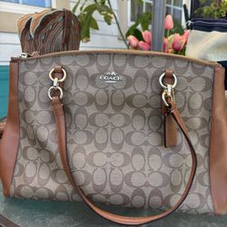 VINTAGE COACH  PURSE 