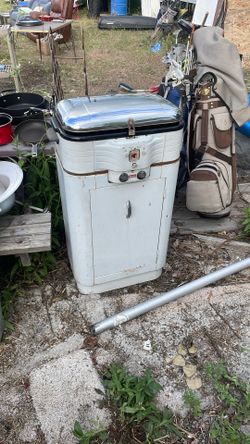 Antique Nesco food warmer