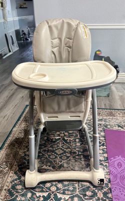 Graco Baby High Chair with Tray