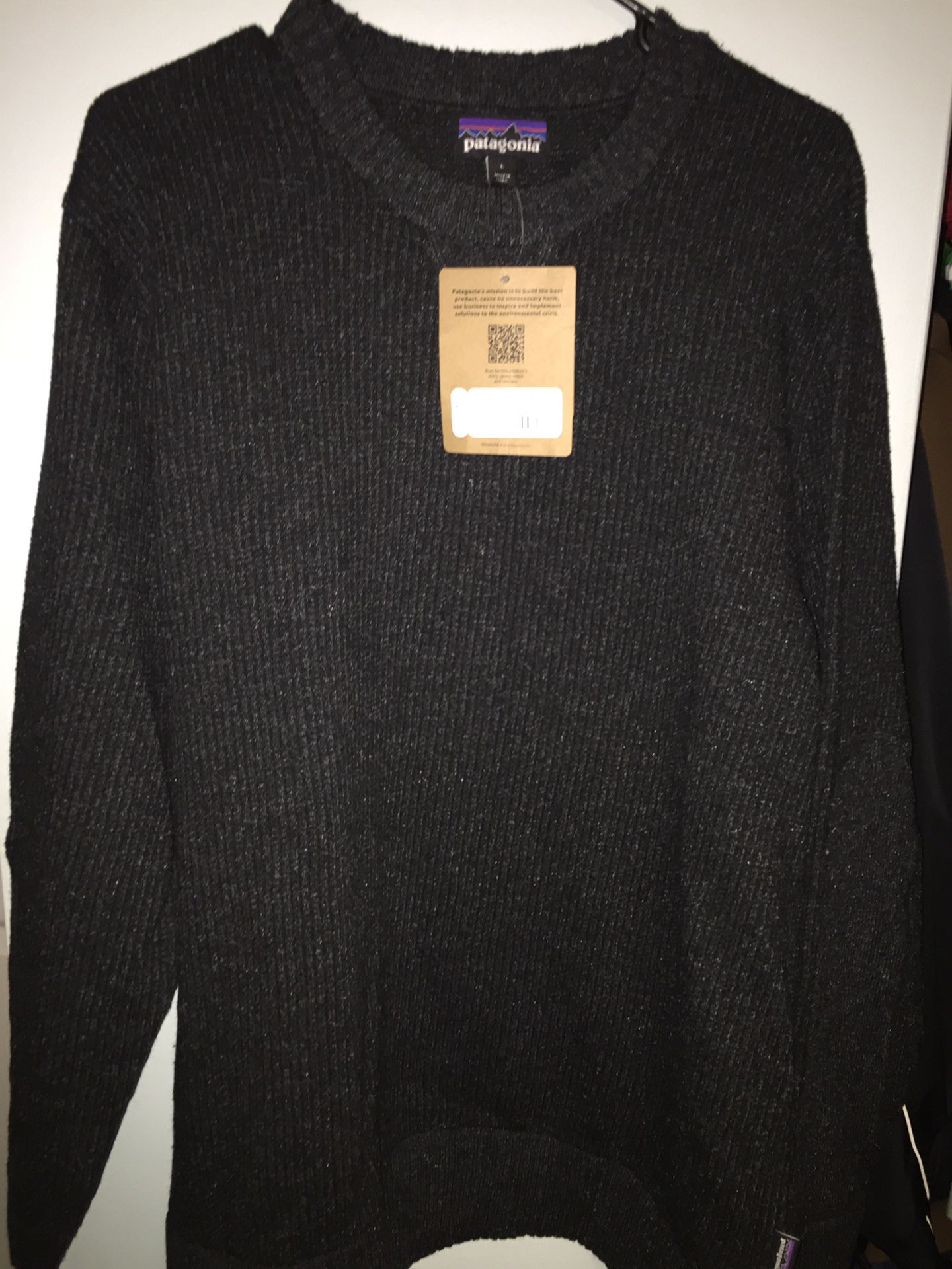 New with tags Patagonia sweater(L)