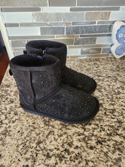 Girl boots size 13 in kids
