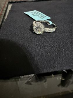 Moissanite Halo ring in 925 Sterling Silver size 6